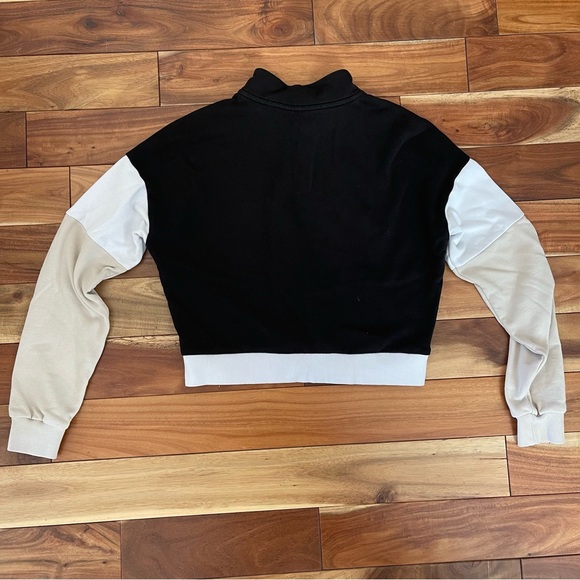 GUESS Color Block Cropped sweatshirt with zip front and Guess logo. Sz S - Picture 3 of 4